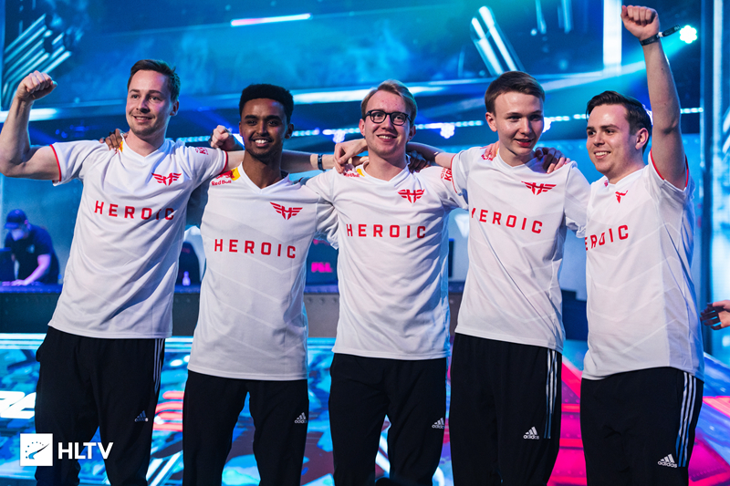 时刻挺身而 时刻挺身而